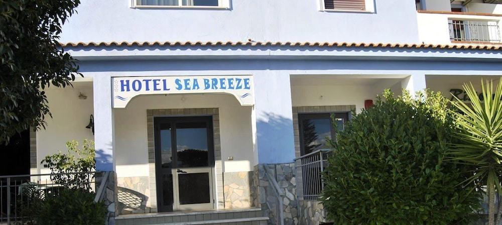 Hotel Sea Breeze Scalea Bagian luar foto